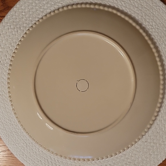 Plate - Picture 2 of 5